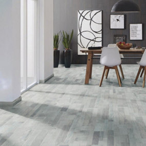 Livingandhome Set of 36 Light Grey Realistic Wood Effect Self Adhesive Laminate Flooring, 5m² Pack