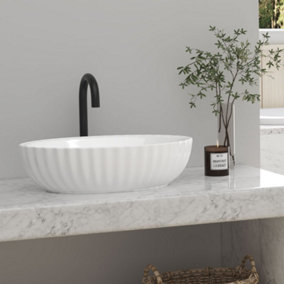 Livingandhome White Oval Ceramic Bathroom Counter Top Basin Sink W 480mm x D 320mm
