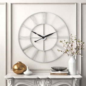 Livingandhome White Vintage Round Large Openwork Roman Numeral Metal Wall Clock 80cm