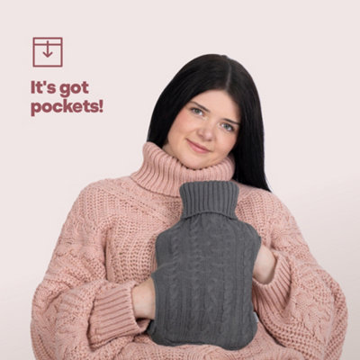 LIVIVO 2L Hot Water Bottle with a Removable Knitted Cover - With Built In Pockets, Natural Rubber & Faux Fur Warmer  -  Grey