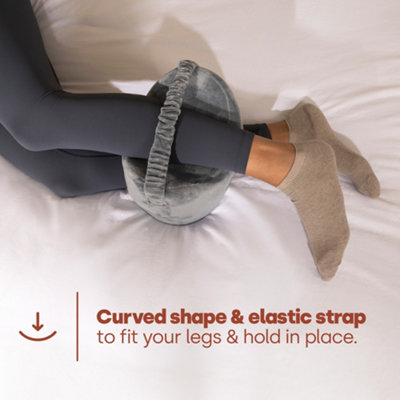 Memory foam leg outlet pillow