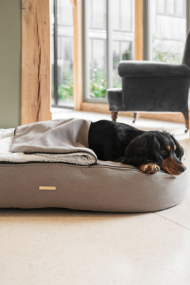 Lords & Labradors Dig & Dive Dog bed Price Comparisons | Compare The Build