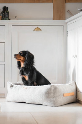 Lords & Labradors Essentials Herdwick Dog Box Bed