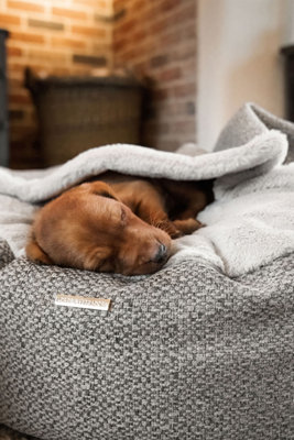 Lords & Labradors Essentials Herdwick Dog Den Price Comparisons | Compare The Build
