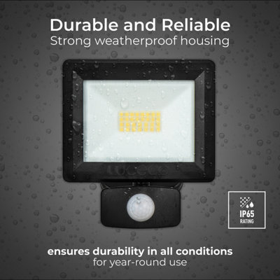 Luceco Castra Outdoor LED Floodlight With PIR Sensor Black 20W 2200lm - 6