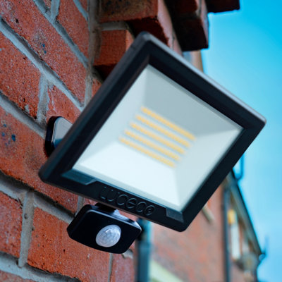 Luceco Castra Outdoor LED Floodlight With PIR Sensor White 30W 3150lm - 9