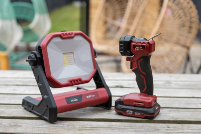 Lumberjack 20V Cordless LED Work Light Kit 1x 4Ah Battery, Fast