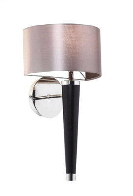 B22 store wall light