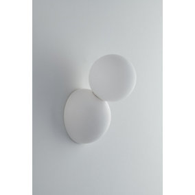 Luminosa Kiss Plaster Globe Wall Light White, G9