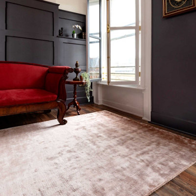 Luxurious Blush Pink Viscose Area Rug 190x280cm