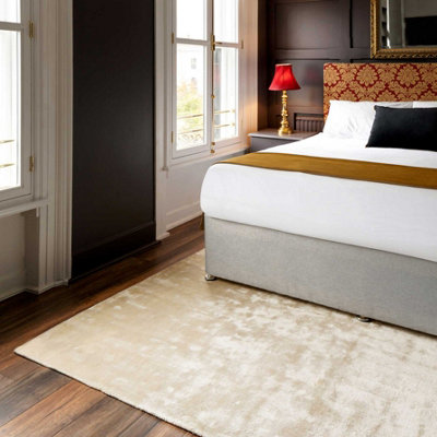 Luxurious Neutral Cream Viscose Area Rug 120x170cm DIY at B&Q