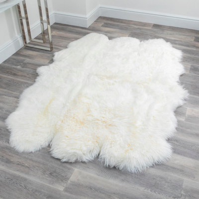 Luxurious Sextuple Natural White Sheepskin Rug