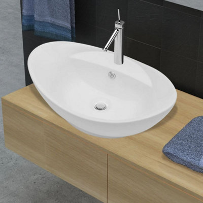 Luxury Ceramic Basin Oval With Overflow And Faucet Hole Ceramic Basins