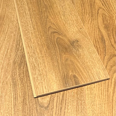 Curated visual reference: Nhs Laminate Flooring Plank Thickness Reference: Luxury Natural Wood Oak Effect Laminate Flooring 8Mm Thick Click