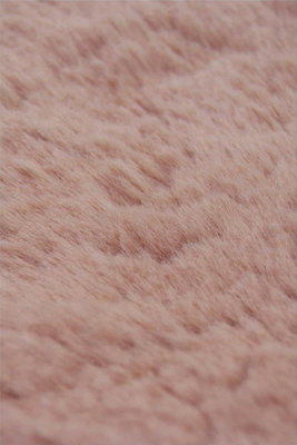 Luxury Soft Feel Faux Fur in Pink