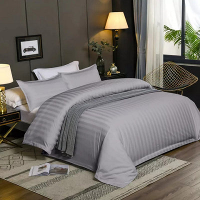 Luxury Stripe  Duvet Cover 3-Piece Grey Quilted Cover Set Peaceful Night's Sleep Duvets Cover Single Double King Super King Size