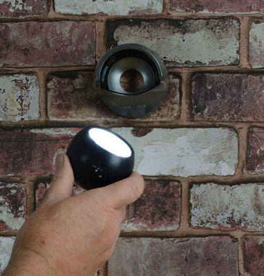 Lyyt LED Wireless Motion Sensor Light & Detachable Torch Black