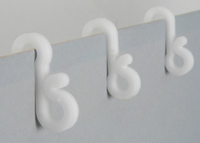 Lyyt Outdoor Christmas Roof Lights Weatherproof Gutter Hanging Hooks- Pack of 25