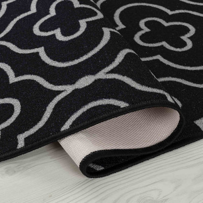 Machine Washable Quatrefoil Design Anti Slip Doormats Black 160x220 cm