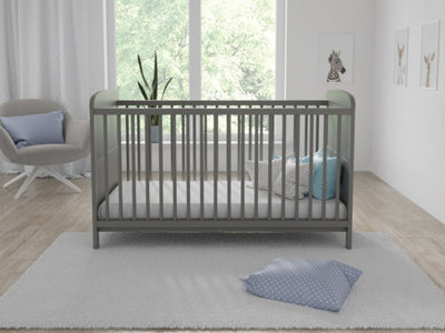 Maddox cot bed 140x70cm with barriers