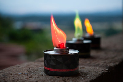 Made in Colors Red Smoke Odour-Free Wind Resistant Stable Flame Garden Burner Torch 330ml