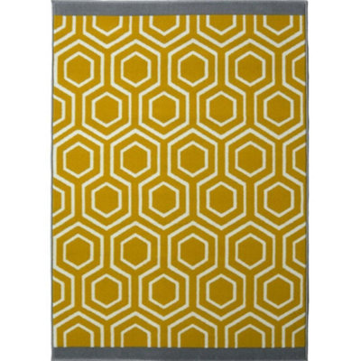 Maestro Collection Honeycomb Design Rug in Ochre