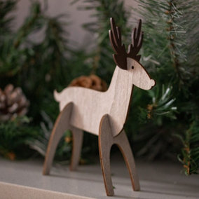 Make Your Own Wooden Reindeer Decoration