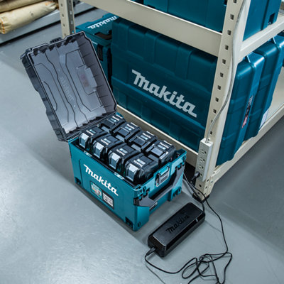 Makita BCC01 XGT 40V Battery Charger Box Case 8 Charging Ports +4 x 18v ...