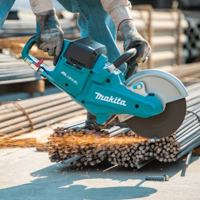 Makita DCE090ZX1 Twin 18v 36v 9 Cordless Brushless Disc Cutter Bare 25 Disc DIY at B Q