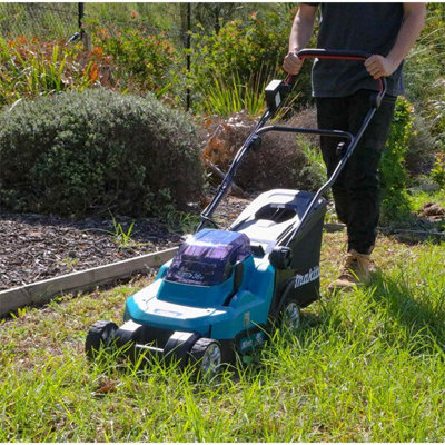 Makita cordless lawn 2025 mower and strimmer