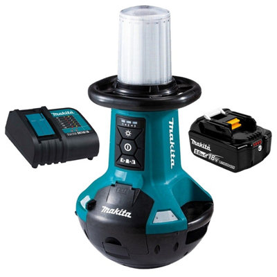 Makita DML810 18v 240v LED Self Balancing Work Site Light + 5AH Charging Kit