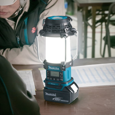 MAKITA DMR056 18v DAB+ radio / torch