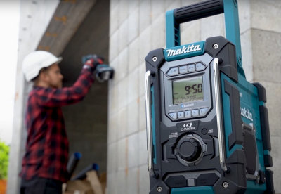 Makita DMR301 Digital DAB Built in Charger Site Radio DAB Bluetooth & 18v BL1815