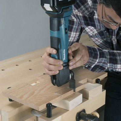 Makita DTM51Z 18v LXT Lithium Cordless Multi Tool Multi Tool Makpac + 54 Access