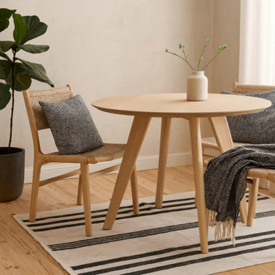 Malmo Round Oak Dining Table White-Pigmented Veneer Seats 4