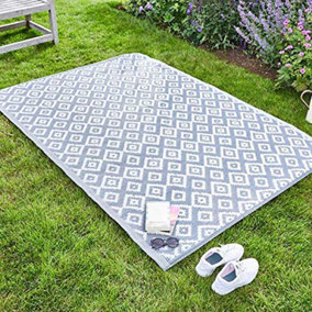 Marco Paul Patterned Picnic Rug