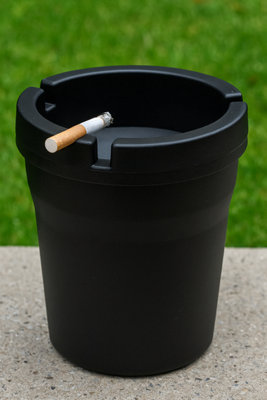 MARCO PAUL PLASTIC CIGARETTE BUTT BUCKET WITH LID 11CM