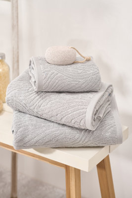 Martex Eco Pure 100% Cotton 650gsm Jacquard Towel | DIY at B&Q