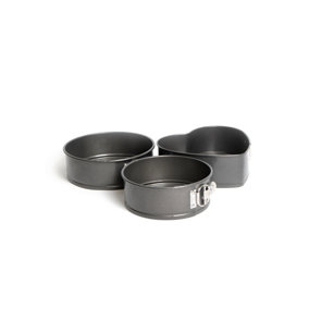 MasterClass Non-Stick Spring Form Loose Base Cake Pan Bundle, Includes 2 Round Pans sizes 18cm and 20cm Plus a Heart-Shaped Pan