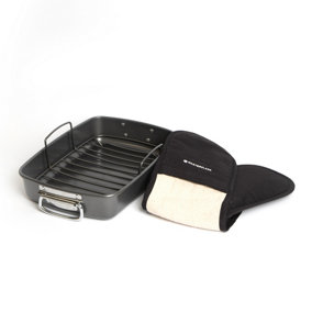 MasterClass Roasting Pan with Rack and Double Oven Gloves