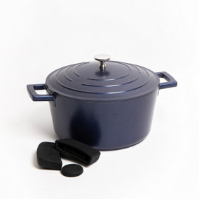 MasterClass Set of Gift-Boxed Cast Aluminium Casserole Dish, Blue 24cm/4Litre, and Three Piece Silicone Handle Cover Set
