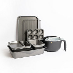 MasterClass Set of Gift-Boxed Smart Space Stacking Non-Stick Bakeware Set 7 Piece, Smart Space Four Piece Bowl Set