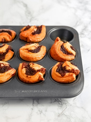 MasterClass Smart Space Seven-Piece Stacking Non-Stick Baking ...