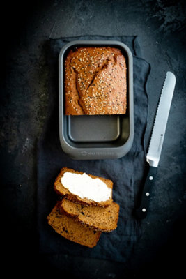 MasterClass Smart Space Seven-Piece Stacking Non-Stick Baking ...