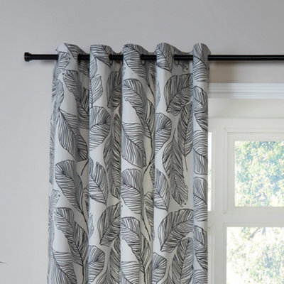 Matteo 100% Cotton Light Filtering Pair of Eyelet Curtains