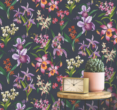 Maya Elegant Floral Navy Wallpaper
