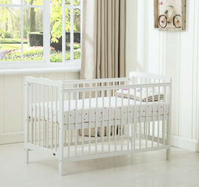 Mcc 4 2025 babies cot bed