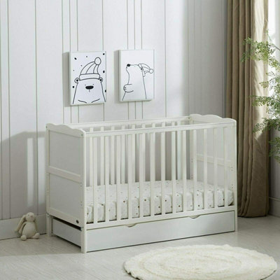 White cot 2025 bed with drawers