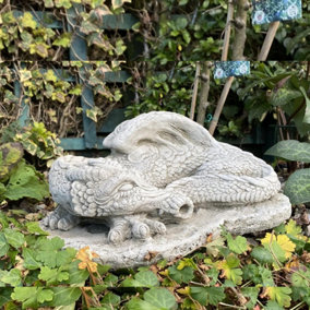 Medium Sleeping Stone cast Dragon