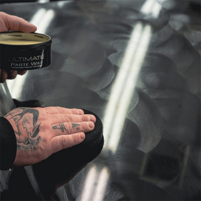 Meguiars Ultimate Paste Wax Microfibre Cloth and Applicator Pad Included